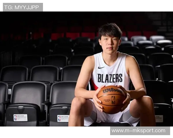 杨瀚森借翻译提升英语听力网友称其学习速度惊人 杨瀚森借翻译提升英语听力网友称其学习速度惊人