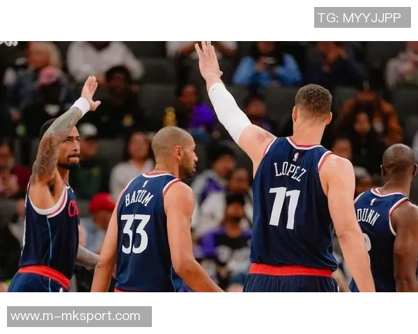 保罗半场哑火仅得1板1助英雄迟暮的他还能否重返巅峰